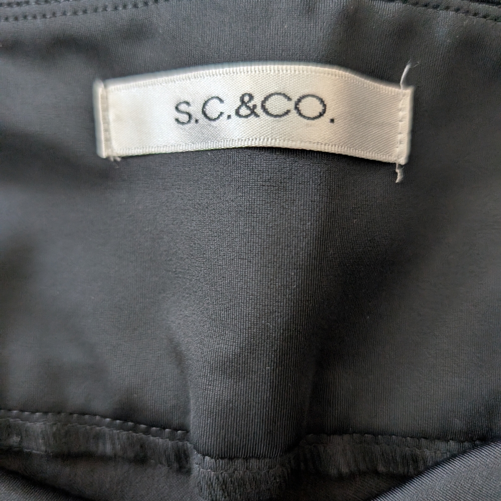 Black Tummy Control Capris - Picture 6 of 8